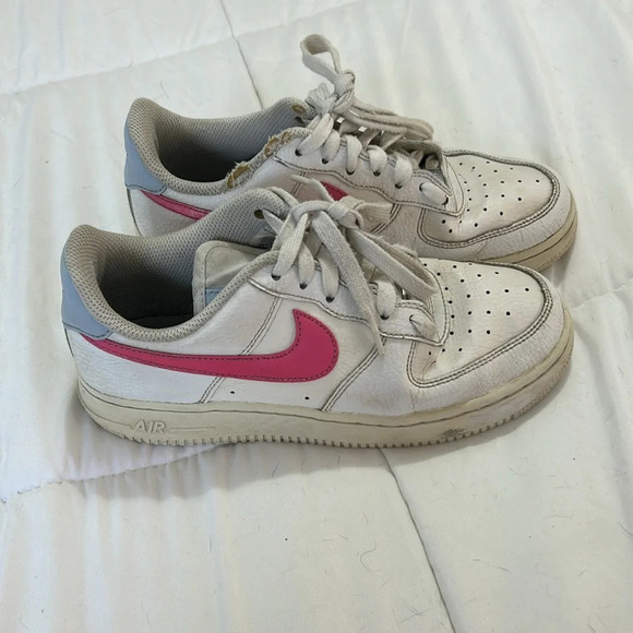 Nike Air Force one low top sneakers size 4 white pink - Picture 3 of 7